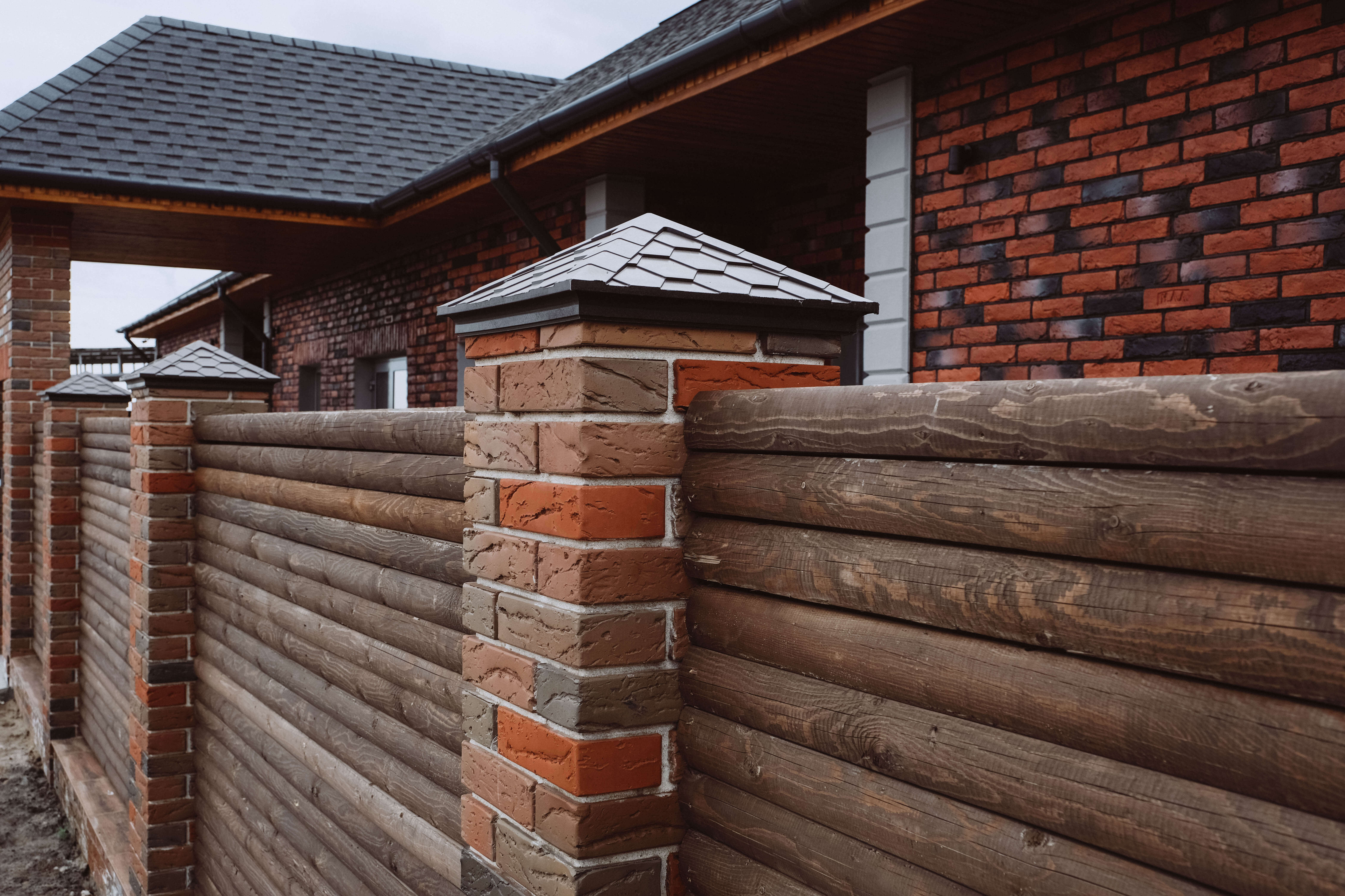 Колпак Zking Эверест Коричневый на столб 1.5х1.5 кирпича (390х390мм) в Перми фото