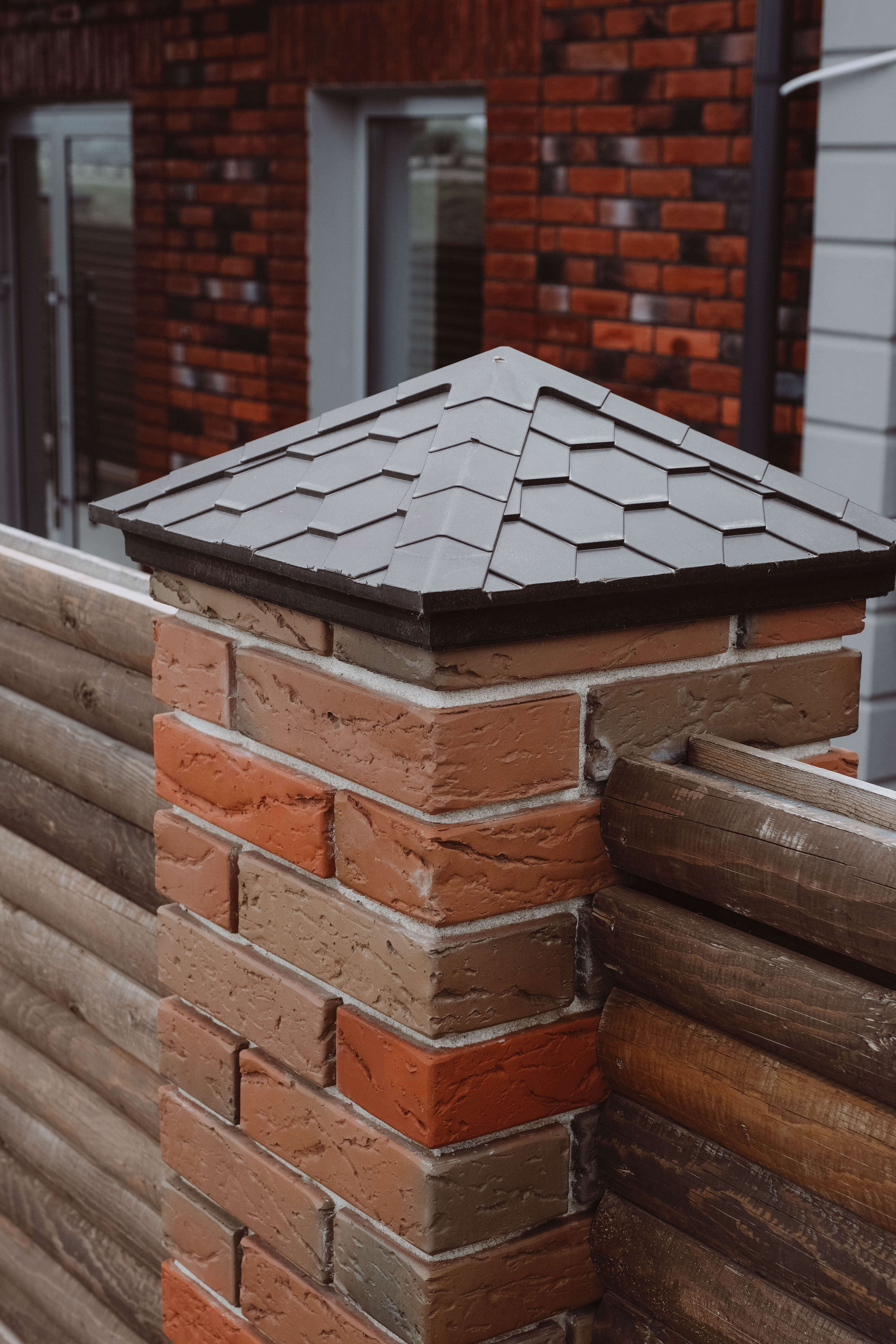 Колпак Zking Эверест Коричневый на столб 1.5х1.5 кирпича (390х390мм) в Перми фото